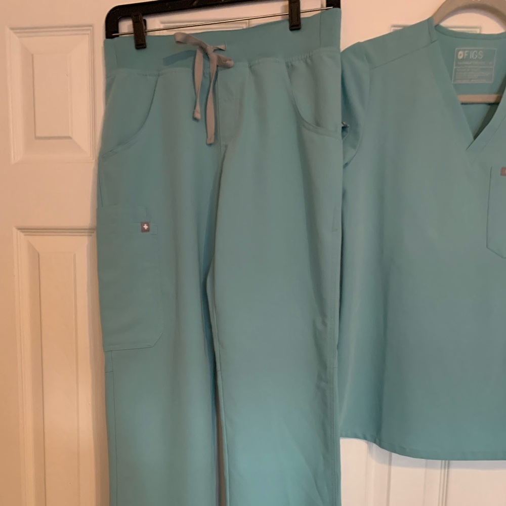 Figs Women's Scrub Set in Teal Blue